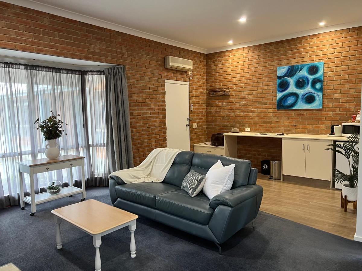 Coastal Waters Motor Inn Lakes Entrance Exterior foto
